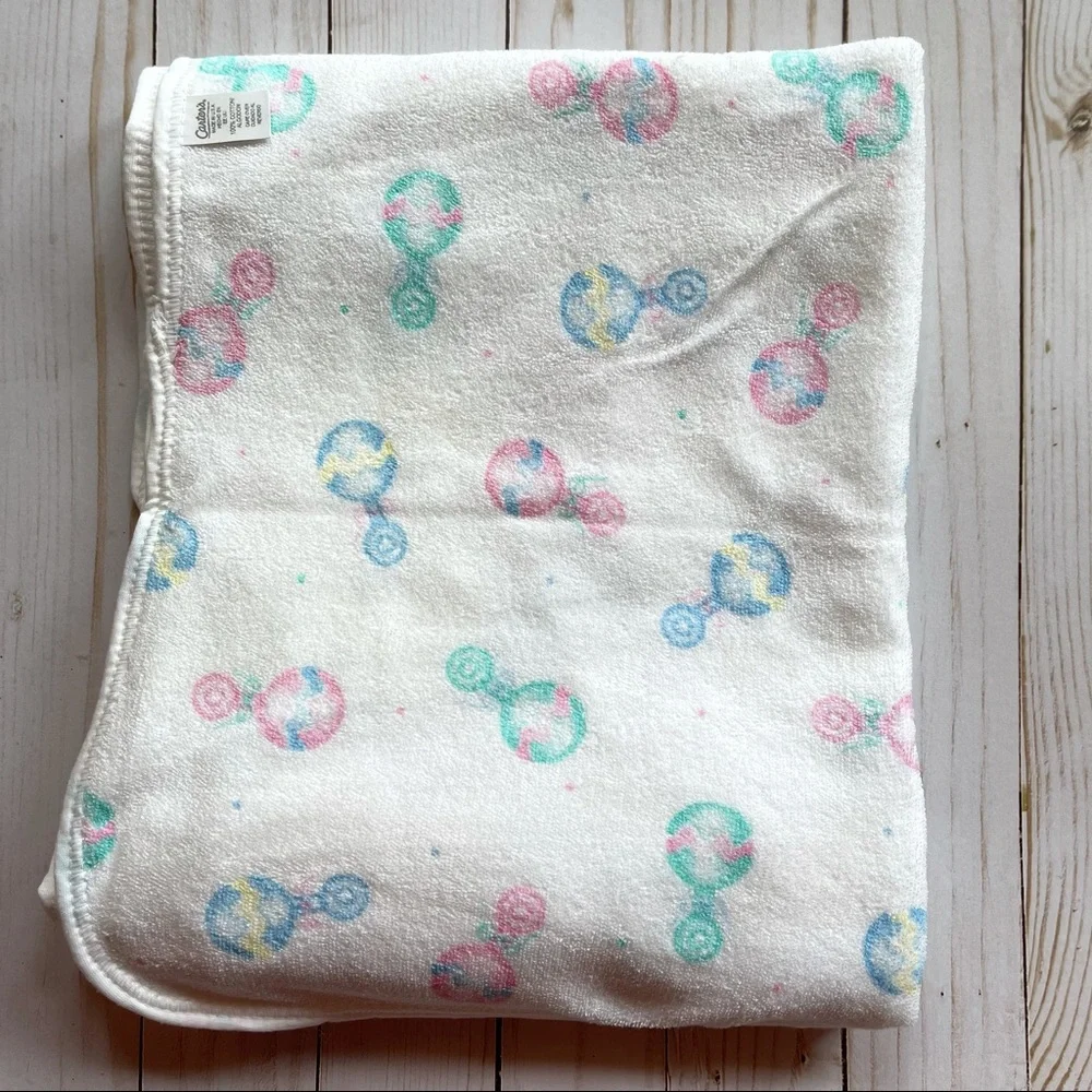VTG Hooded Bath Towel, Made USA, white w/ Baby Rattles, Carter’s, Terrycloth